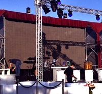 pantalla de video y equipos AV para FRESH, banda para evento y boda con musica de soul y motown en vivo desde Mallorca