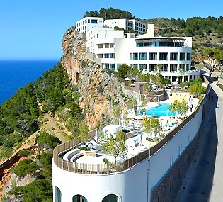 FRESH, banda para evento y boda con musica de soul y motown en vivo desde Mallorca en el hotel Jumeirah de Puerto de Soller